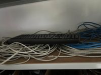 deux éléments métalliques de racks moyen porteur 120x30 à 4 … (photo 6)