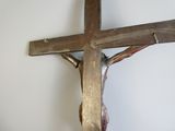 a wooden crucif with a wooden cross on it