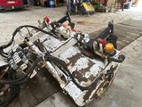 une moto qui est garée dans un garage