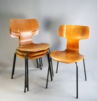 Suite de quatre chaises Arne JACOBSEN du modèle Fourmis en c…