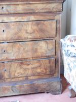 COMMODE en noyer et placage de noyer ouvrant en façade par q… (photo 4)