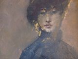 tableau représentant une femme vêtue d'un manteau bleu et d'un chapeau