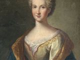 un tableau représentant une femme vêtue d'une robe bleue et d'un châle doré