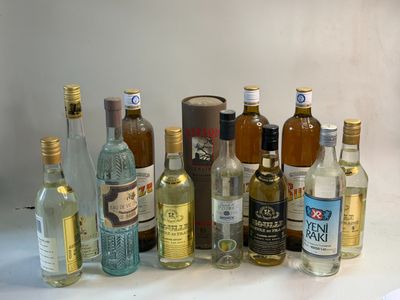 12 bouteilles ALCOOL DIVERS : SUZE, GENIEVRE,RAKI,POIRE et A…