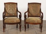 paire de fauteuils français du XIXe siècle en noyer, avec coussins rembourrés