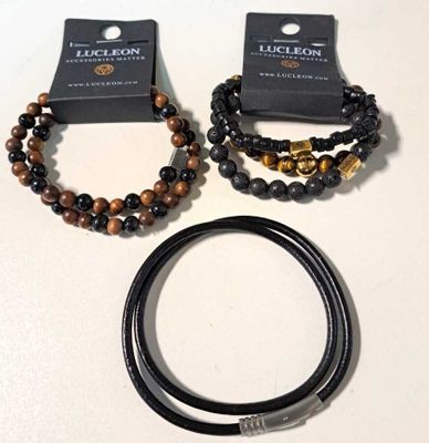 14 / Lot de 5 bracelets en perles et 1 bracelet en cuir…