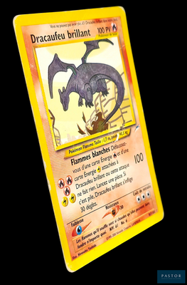 la carte est jaune et représente un dragon noir