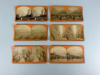 six vieilles photographies d'une chaîne de montagnes avec une vue sur une ville