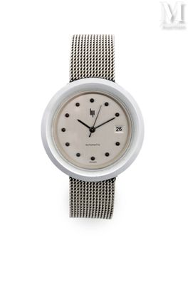 une image d'un gros plan d'une montre-bracelet sur un fond blanc