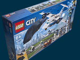 une boîte contenant un ensemble Lego City
