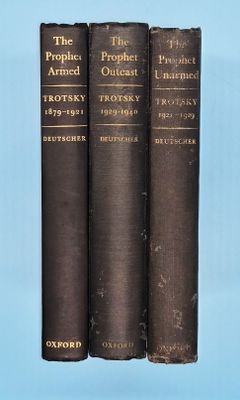 TROTSKY / Suite de 3 volumes en anglais par Isaac Deutscher …