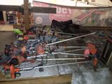 many tools that are sitting on top of a table