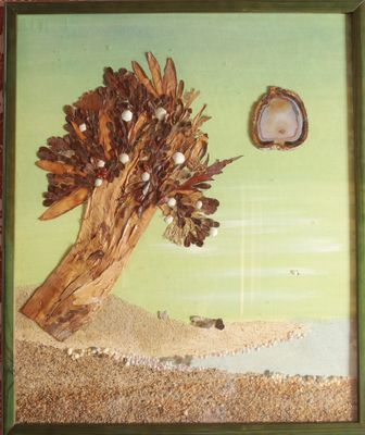 a picture of a picture of a tree on the beach