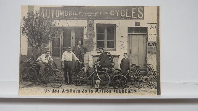 La Souterraine : Un des Ateliers de la Maison Jouberty. État supe...