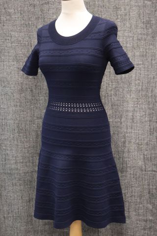 SANDRO – Robe bleu marine. Taille : 1 soit 36