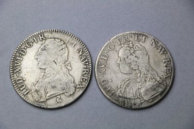 FRANCE : Lot de 2 écus d’argent : Louis XV  (date illisible) Paris ; L - Photo 1