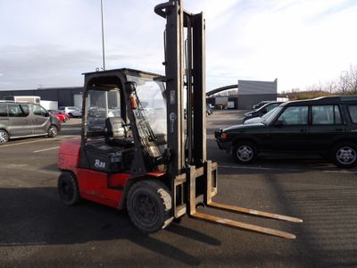 chariot élevateur STAM R30 diesel 3t, année 2007, 7971 heure…