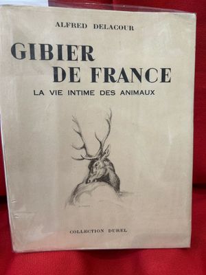 la couverture d'un livre sur laquelle figure le dessin d'une tête de cerf