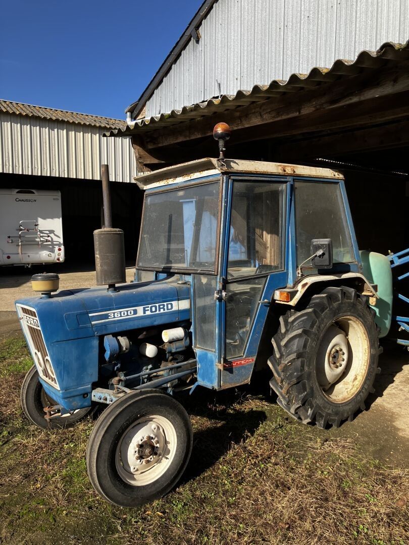 FORD Tracteur agricole 3600