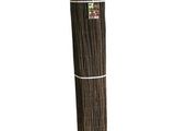 les bâtonnets sont en bois et sont de couleur marron