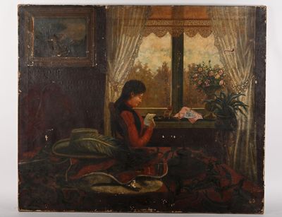 tableau représentant une femme assise à une table, en train de lire un livre devant une fenêtre