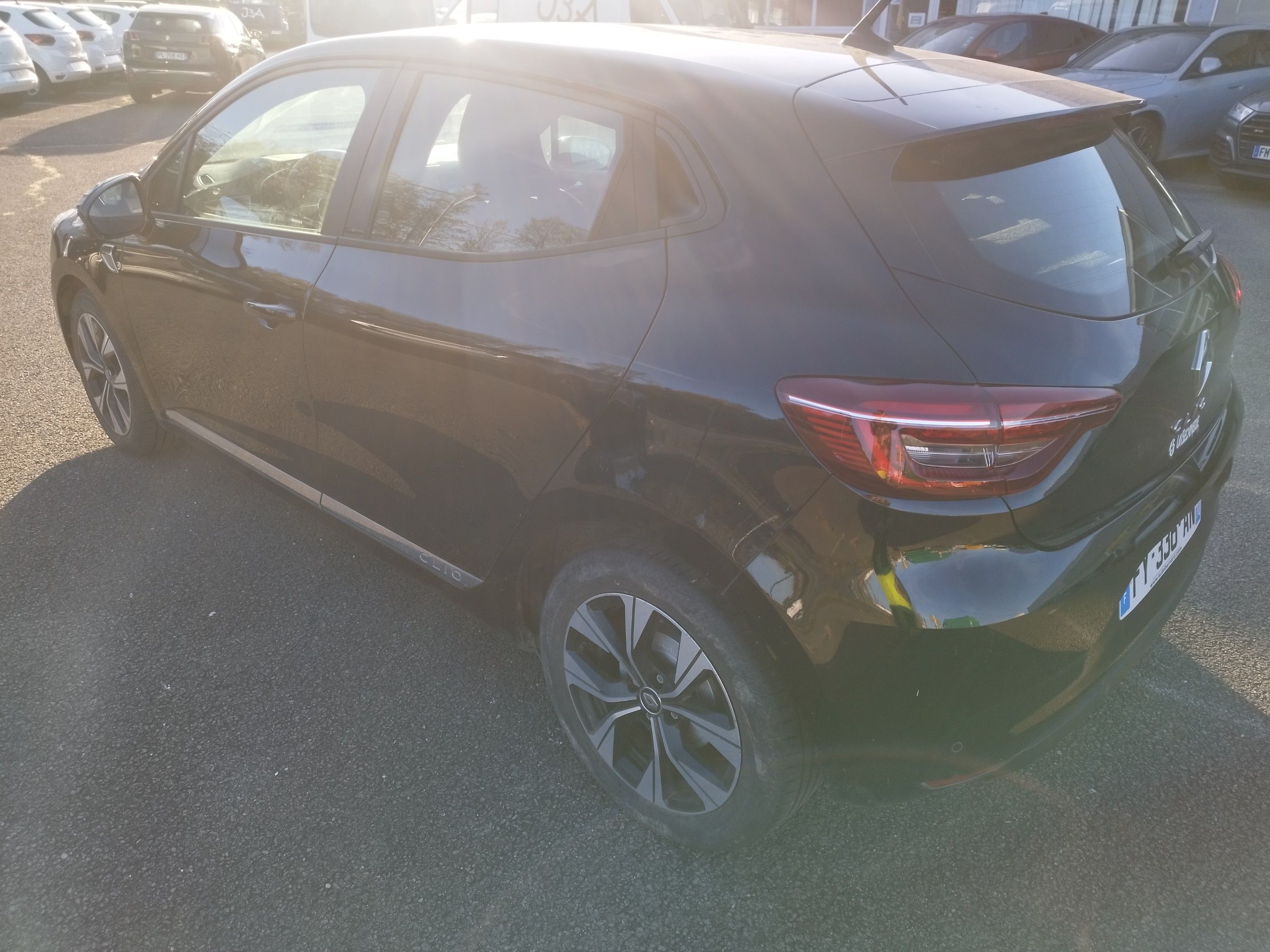VP RENAULT Clio E-Tech Hybrid, EH, 5 CV, 1598 cm³, boîte aut…