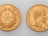 two gold sovereigns, one of which has a crown and the other of which has a laurel