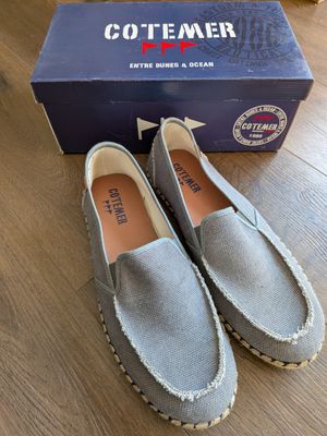 Paire de chaussures de marque COTE MER