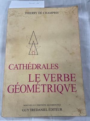 la couverture d'un livre sur laquelle figure l'image d'un triangle
