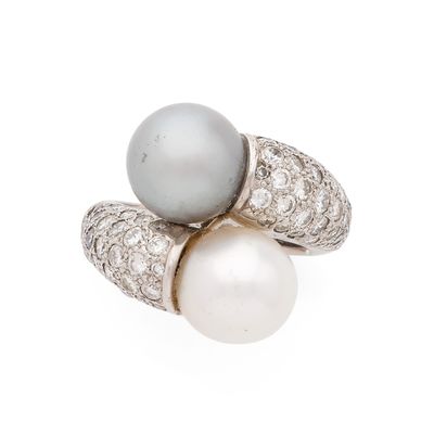BAGUE TOI & MOI retenant deux perles (une blanche et une gri…