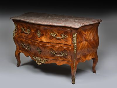 EST DE LA FRANCE, XVIIIème Commode mouvementée en bois de pl…