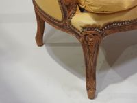Paire de bergères en bois mouluré et sculpté, le dossier de … (photo 5)