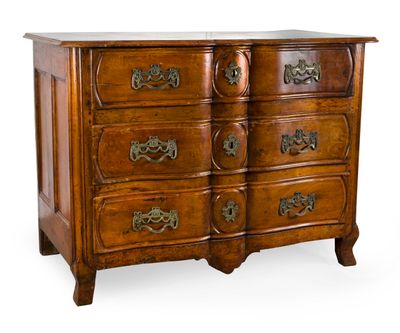 une image d'une commode avec un plateau en marbre