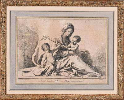 un vieux dessin représentant une femme tenant un bébé et un enfant dans ses bras