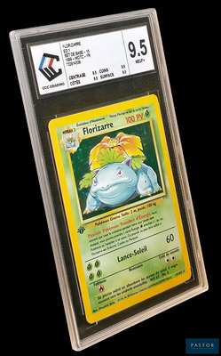 une image d'une carte Pokémon dans un étui en plastique