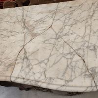 Commode tombeau ouvrant par quatre tiroirs sur trois rangs, … (photo 6)