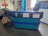 an image of a blue and black counter in a garage