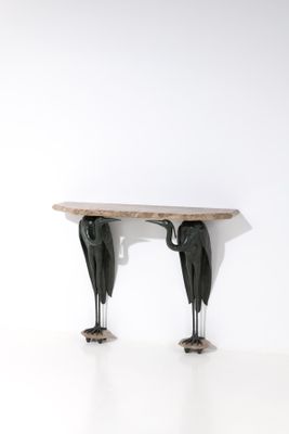 deux oiseaux posés sur une table