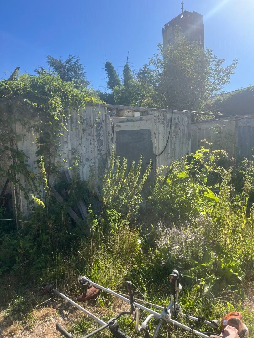 1 algéco en aluminium 4 x 2m - 1 porte et 2 fenêtres REF. 09 VENTE SUR DESIGNATION SE TROUVANT A MAISSE (91)