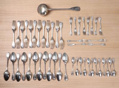 BOULENGER modèle coquille. Partie de ménagère en métal argen…