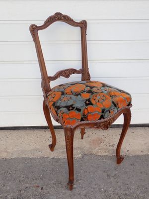 Petite chaise en noyer sculpté, assise tapissée (manque la b… - Photo 1