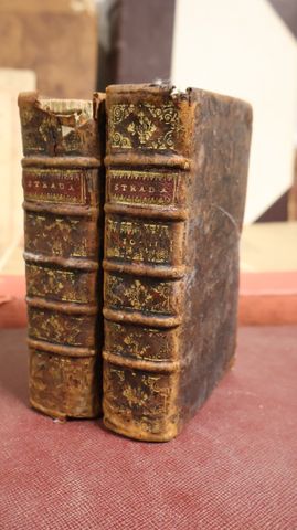 STRADA: Histoire de la guerre de FLANDRE. Paris, 1675, tome II et...