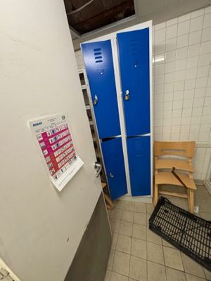 1 lot 35 de cases vestiaire DELIVRANCE LE 13/05/2026 - RDV U…
