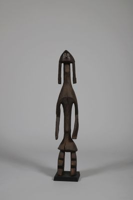 Figure au visage intériorisé - Objet d'art unique