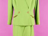 un tailleur vert et une jupe sur un mannequin, mannequin, mannequin, mannequin, mannequin, mannequin, mannequin, mannequin, mannequin, mannequin, mannequin, mannequin, mannequin, mannequin, mannequin, mannequin, mannequin, mannequin, mannequin, mannequin, mannequin, mannequin, mannequin, mannequin, mannequin, mannequin, mannequin, mannequin, mannequin, mannequin, mannequin, mannequin, mannequin, mannequin, mannequin, mannequin, mannequin, mannequin, mannequin, mannequin, mannequin, mannequin, mannequin, manne