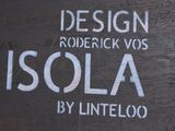 a sign on the side of a building that says sola by lintelox