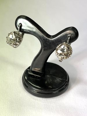 Paire DE Boucles D'Oreille EN OR Blanc Serti Chacune D'UN DI…