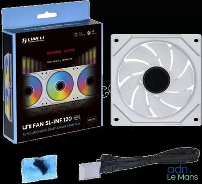 un gros plan sur le carton d'un boîtier d'ordinateur équipé d'un ventilateur