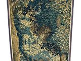 une image d'une tapisserie accrochée au mur d'une pièce