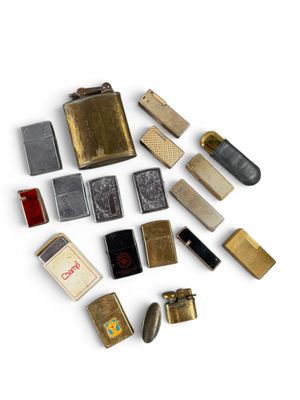 many different types of lighters and lighters on the table